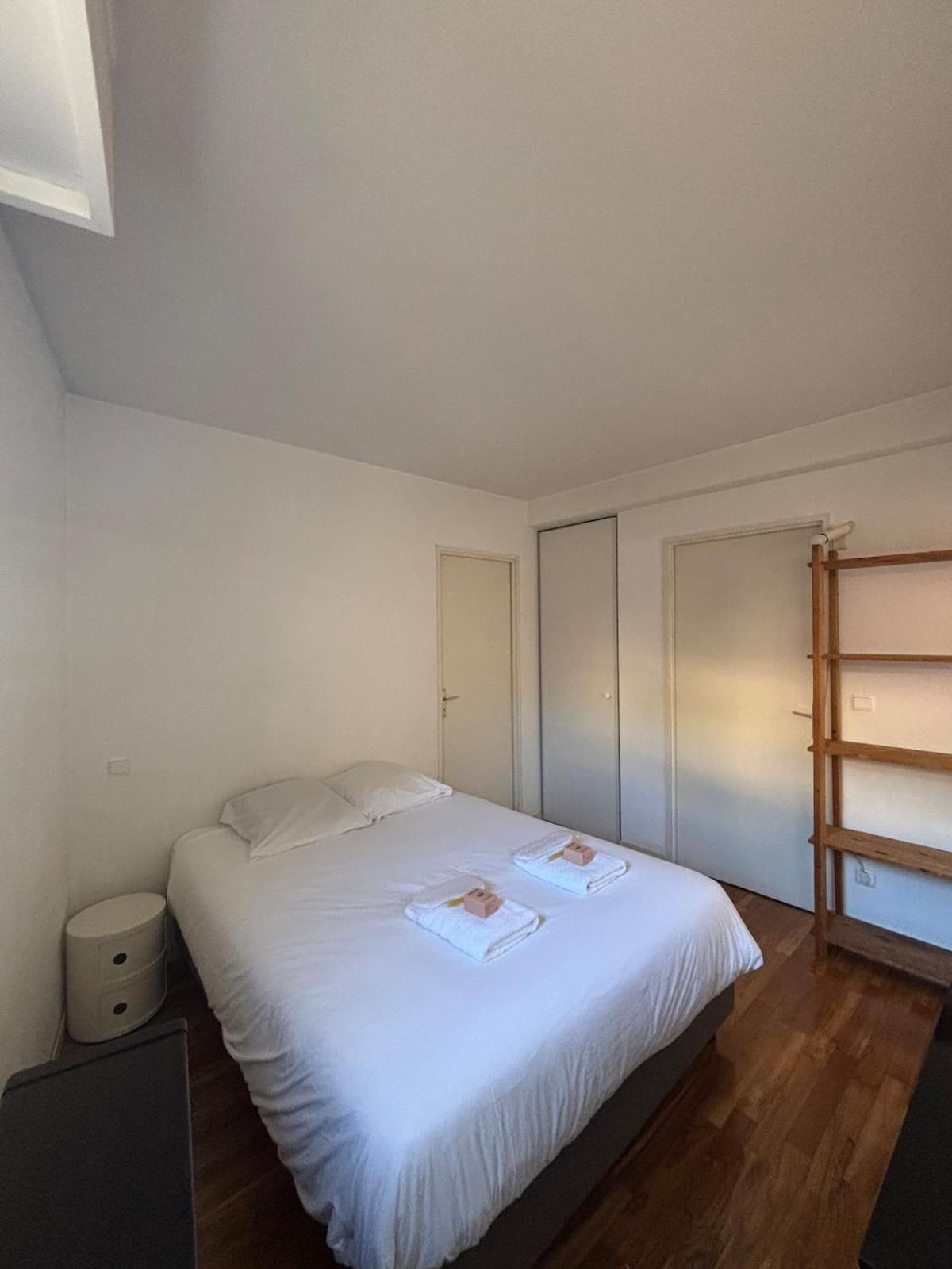 Debussy One Bedroom With A Balcony *