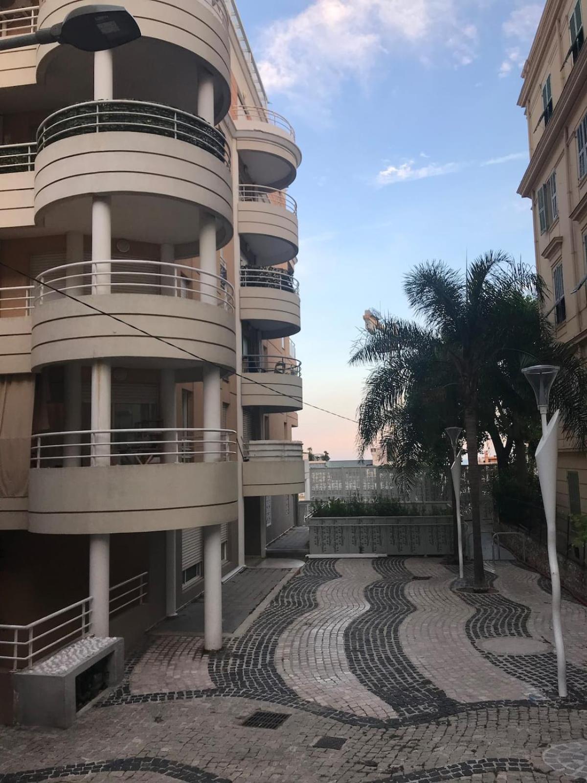 Debussy One Bedroom With A Balcony Apartment *