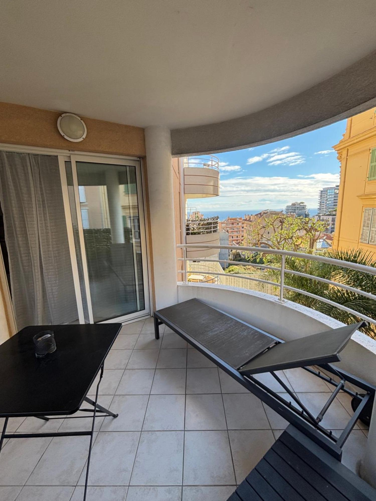 Debussy One Bedroom With A Balcony Apartment *